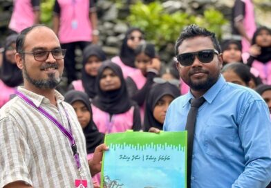 އައްޑޫ ހައި ސްކޫލް ދަރިވަރުން ލ.އަތޮޅަށް ކުރި މައިދާނީ ދަތުރުގައި، ލ.އިސްދޫގެ ތާރީހީ ތަންތަނަށް  ކުރި ޒިޔާރަތުގެ ތެރެއިން